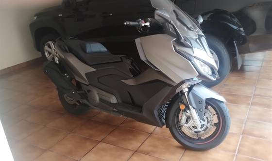 KYMCO AK 550i 